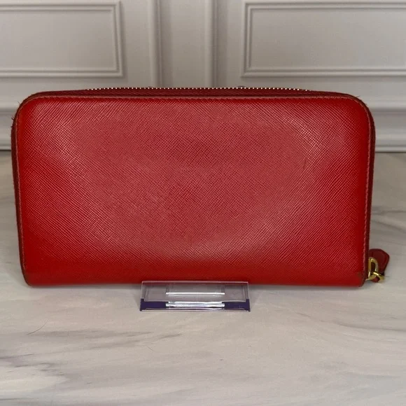 Prada Saffiano Red Zip-Around Long Wallet – Very Good Condition - Picture 4 of 15